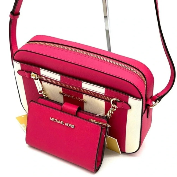 Michael Kors LG EW Crossbody Bag & Medium Bifold Zip Chain Wallet Electric Pink - Picture 11 of 14